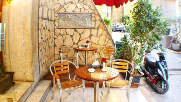 Tempat makan outdoor