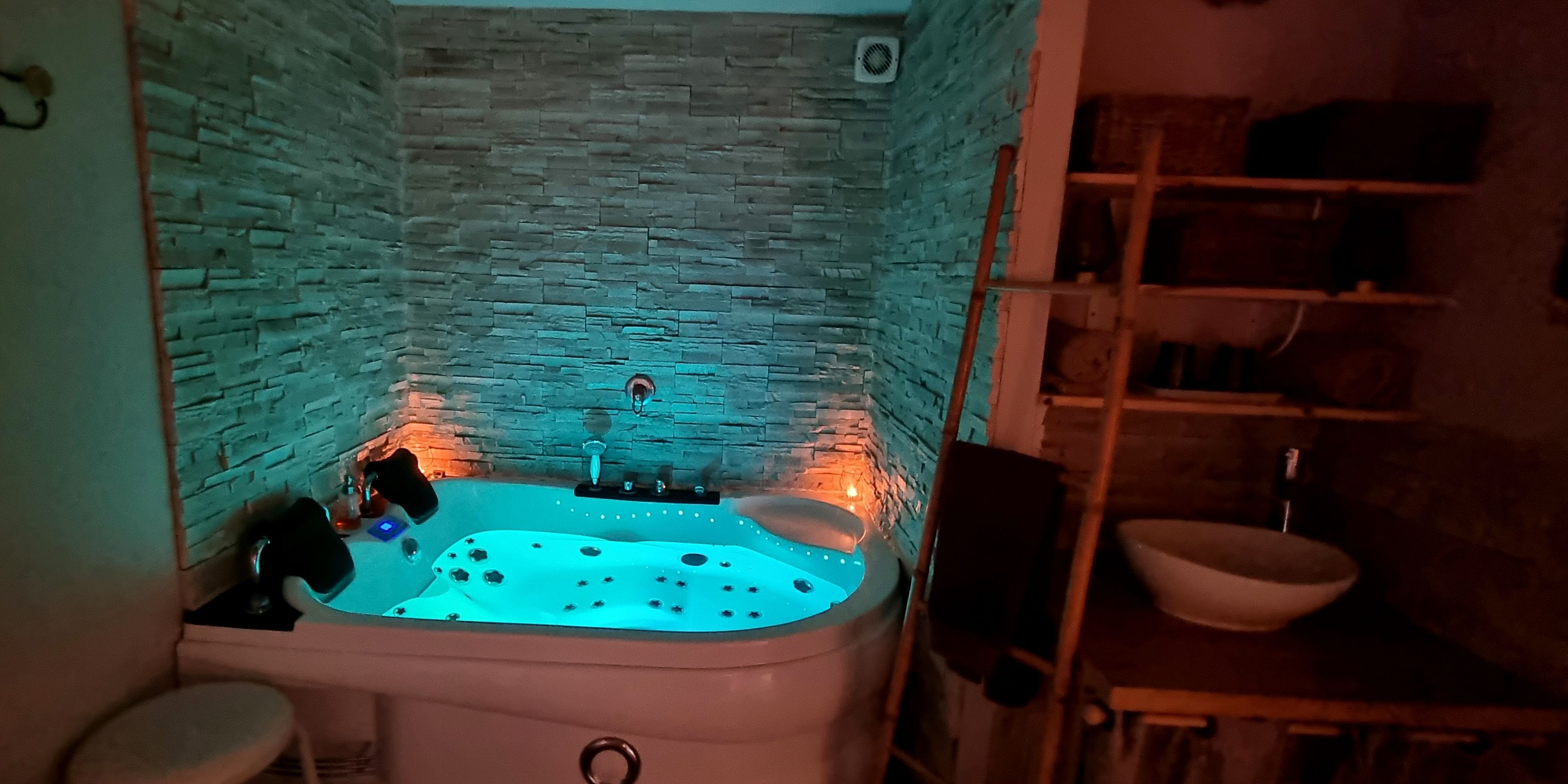 Jetted bath, hair dryer, towels, soap