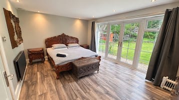 5 bedrooms, WiFi, bed sheets