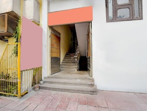 Quầy tiếp tân
