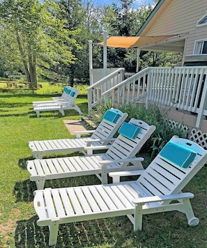 Property grounds - Lakefront Retreat, relaxation with A/C, Game Room, boating, epic yard & views (Pocono Summit)
