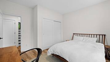 WiFi, bed sheets