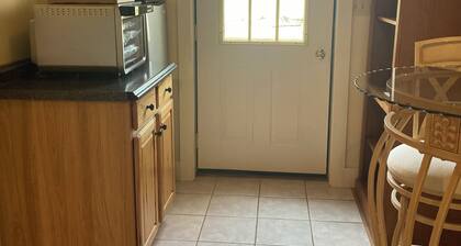Cozy 1-bedroom apartment within 12 miles from Penn State University.