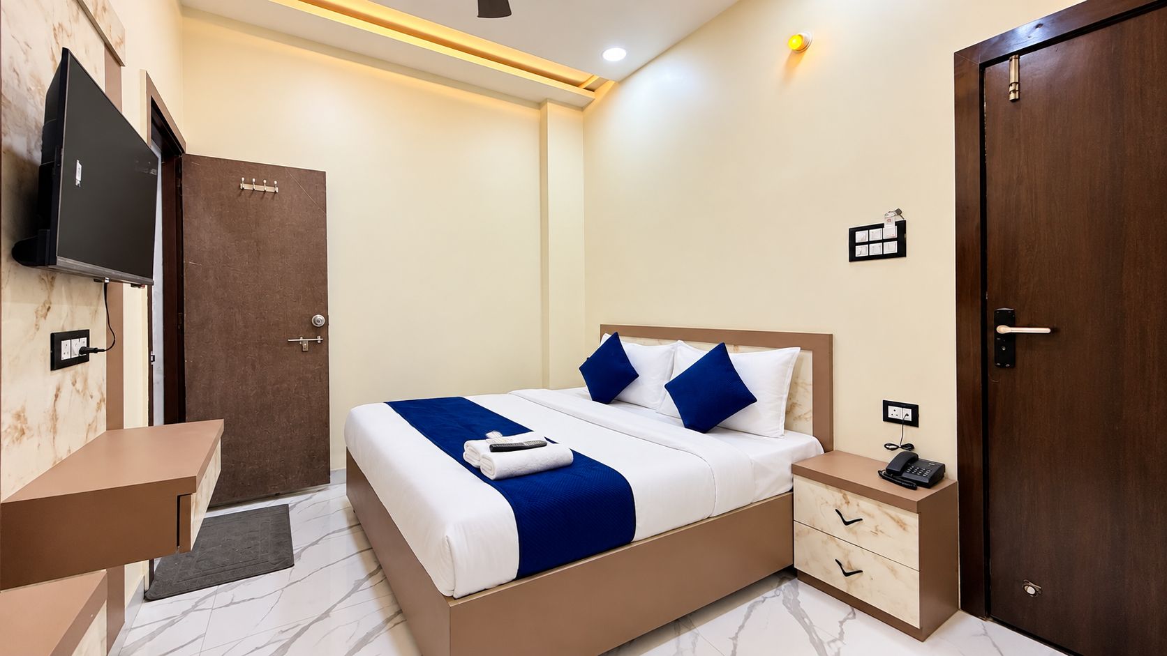 Deluxe Room | Desk, laptop workspace, WiFi (free)