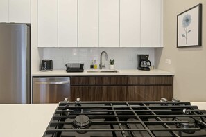 Private kitchen - Twice as Nice: Chic 2BR Stay with Style & Space (Chicago)