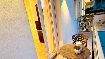 Junior Double Room, Garden View | Outdoor dining