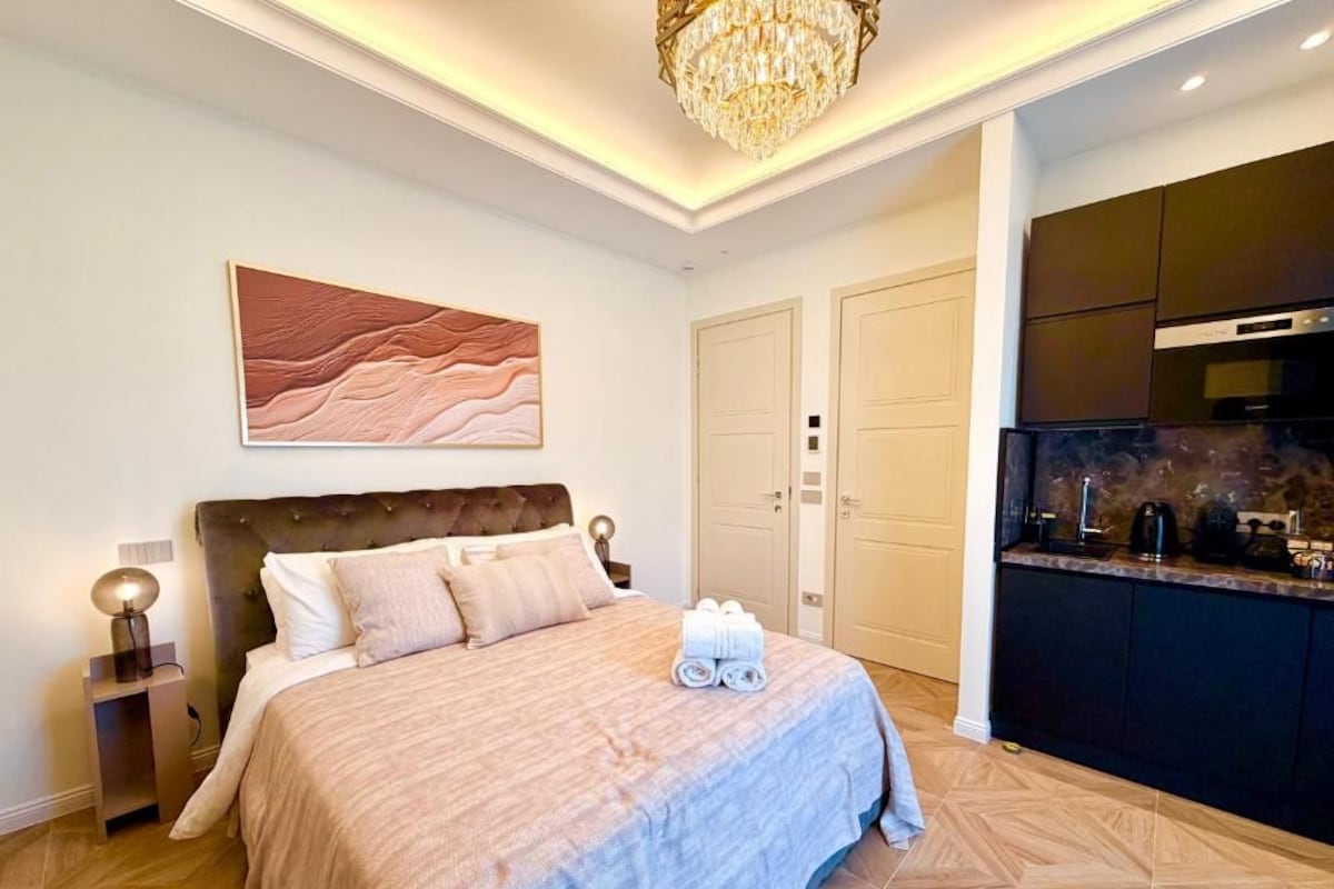Junior Double Room, Garden View | Blackout curtains, free WiFi