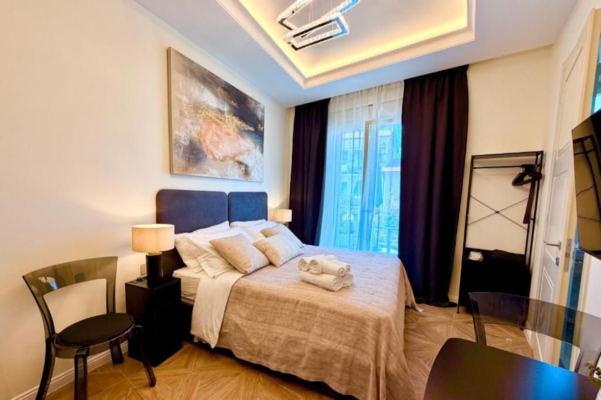 Junior Double Room, Garden View | Blackout curtains, free WiFi