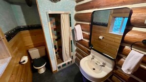 Bathroom - Fir - Rustic Log Cabin (Sierra City)