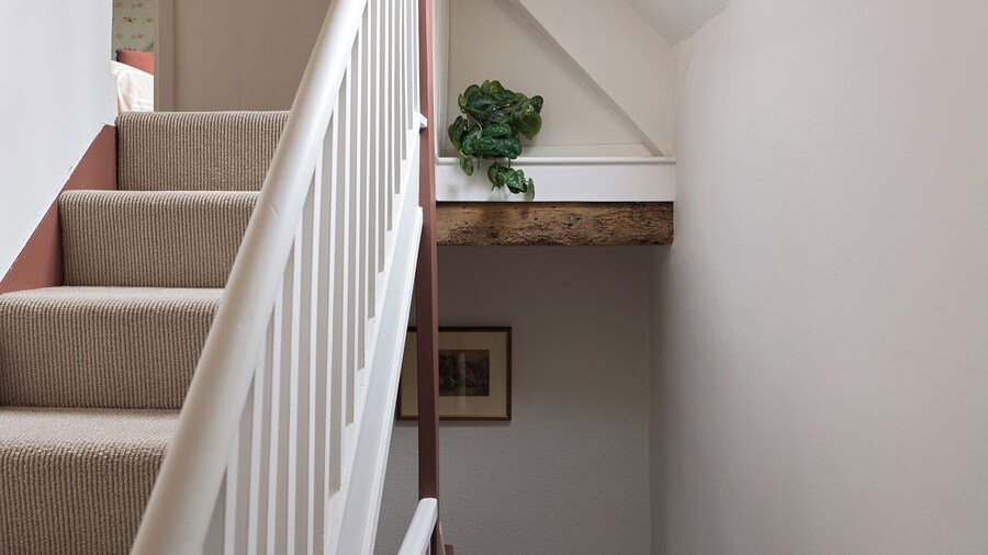 Charming Two BD Cottage in Malmesbury