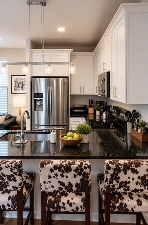 Private kitchen - Sleeps 10 Near Broadway | Hart Suites Unit #2 (Nashville)