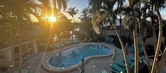 Naples Inn & Docks