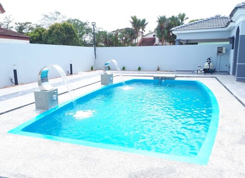 Melaka A’Famosa Grand Pool Villa – Private Pool & Family Getaway