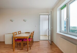 Dining - Rondo Wiatraczna Comfort Studio (Warszawa)