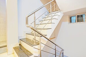 Ảnh chưa phân loại, 2 trong số 24 ảnh, nút