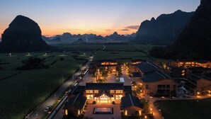Ảnh chưa phân loại, 5 trong số 9 ảnh, nút