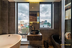 Standard Double Room | Bathroom | Slippers - Oria Hotel Go Vap (Thanh pho Ho Chi Minh)