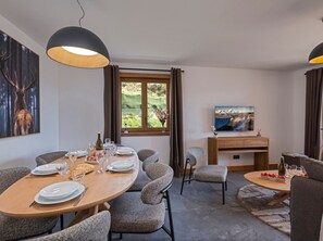 Dining - Apartment with village and mountain view - 6 guests (Notre-Dame-de-Bellecombe)