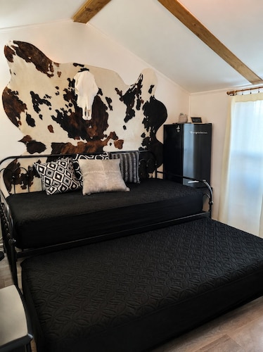 Cactus Bloom Glamping - Lake Access And Hiking Trails. 