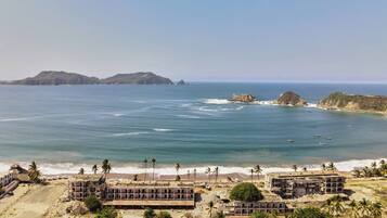 Standard Quadruple Room, Bay View | Beach