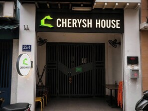 Imej tidak diklasifikasikan, 3 daripada 10, butang