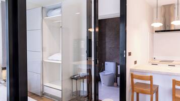 Comfort Apartment, Balcony | In-room safe, blackout drapes, iron/ironing board, WiFi (free)