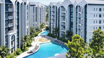 3 outdoor pools