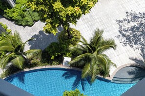 Hồ bơi