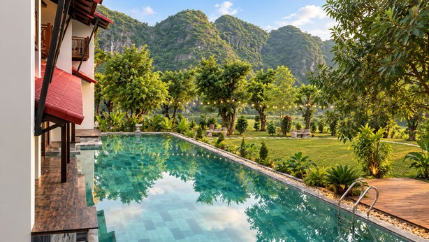 Hồ bơi ngoài trời 