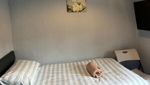 Room - Standard Double Room (Leeds)
