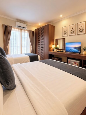 Unclassified image, 4 of 44, button - Rising Dragon Palace Hotel (Hoan Kiem)