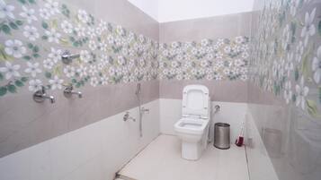 Triple Room, Balcony, Mountain View | Bathroom