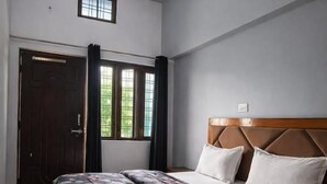 Phòng đôi Deluxe, ban công, quang cảnh đồi núi