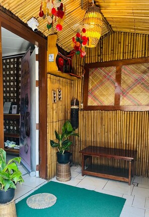 Ảnh chưa phân loại, 2 trong số 22 ảnh, nút