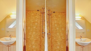 Bathroom - Standard Family of 3 Suite (Brighton)