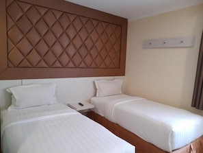 Bàn, truy cập Internet không dây miễn phí 