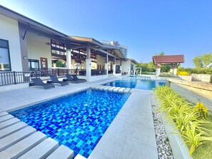 Gambar tidak terklasifikasi, 5 dari 12, tombol