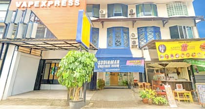 Stylish DBL Suite Escape W/ Free Wifi and Parking