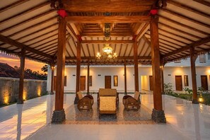 Basic Room, Garden View | Terrace/patio - Omahati Syariah (Bantul)