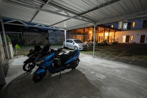 Basic Room, Garden View | Property grounds - Omahati Syariah (Bantul)