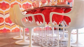 Dining - RetroVibes An unique 9 pax house 500M BTS Iconsiam, Asiatique, Chao Phraya river (Krung Thep Maha Nakhon)