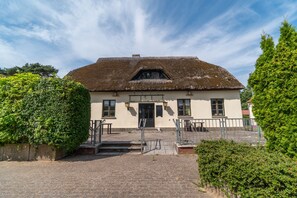 Exterior - Vrbo Property (Ummanz)