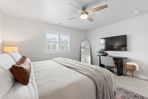 Room - Family 4BR Near Wahooz Game Garage Fire Pit (Meridian)