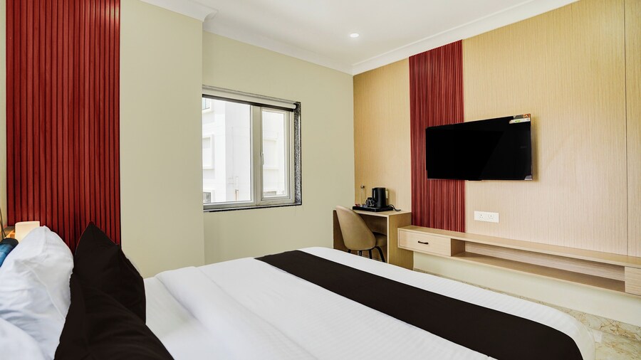 Super Townhouse Oak Banaras Central