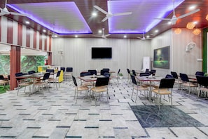 Dining - Collection O Dehradun Yamuna Colony (Dehradun)