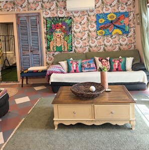 Unclassified image, 4 of 20, button - Coco Casita (Woodwark)