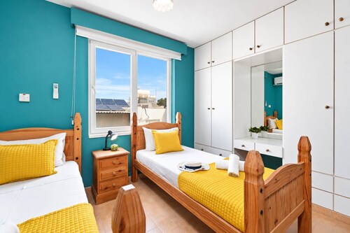 2BR Apartment with Pool - Aphrodite by Premier