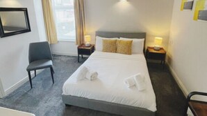 House - Standard Double Room (Huddersfield)