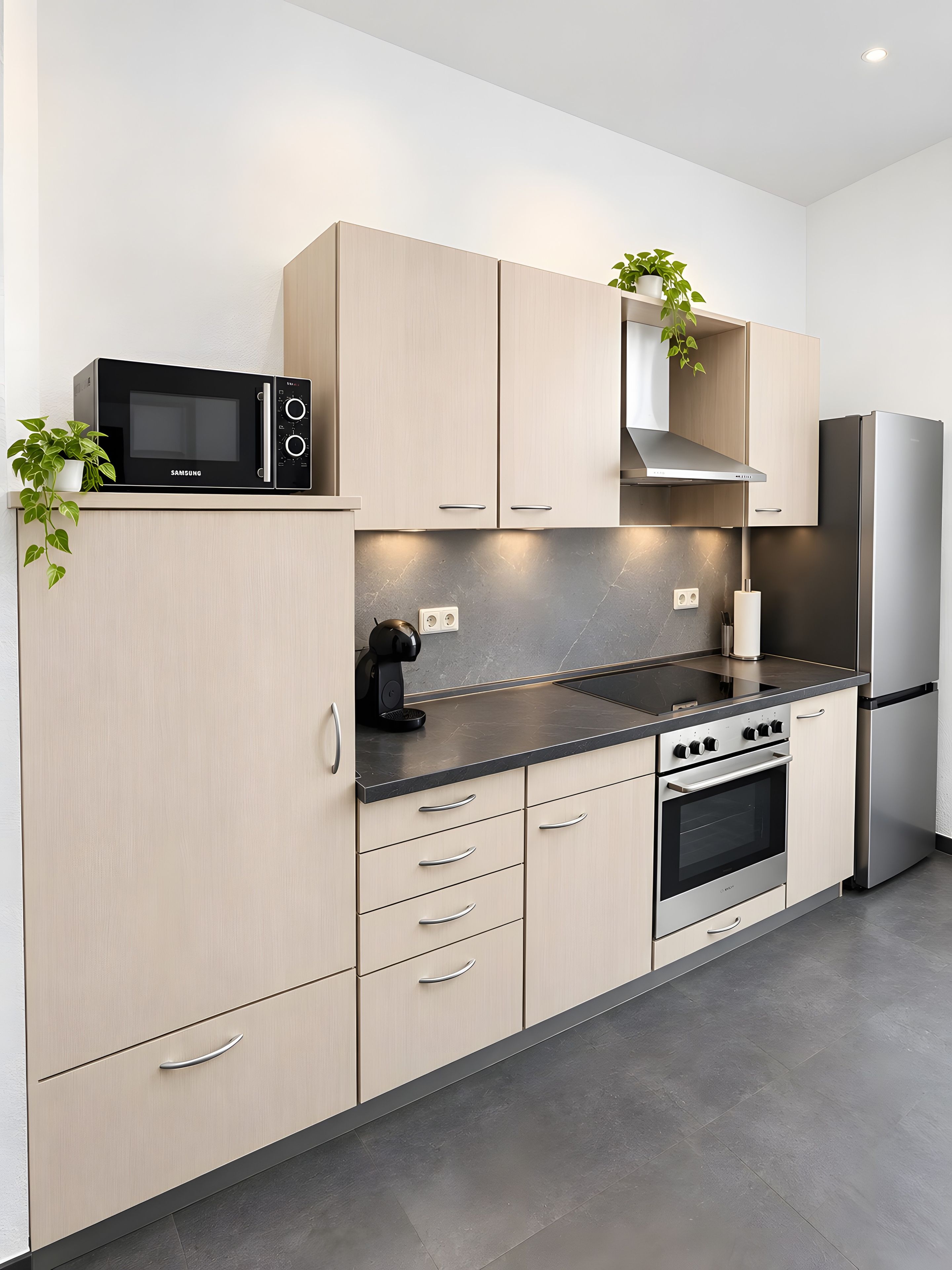 Coffee/tea maker, fridge, microwave, oven