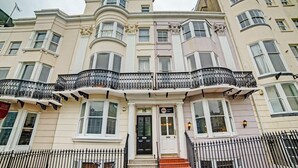 Exterior - Standard Triple Room (Brighton)